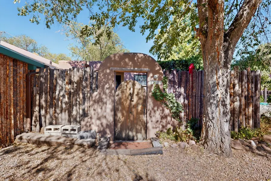 230 Irvine Street #A, Santa Fe, NM 87501 - #3