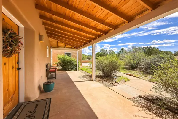 21 Los Prados, Santa Fe, NM 87506