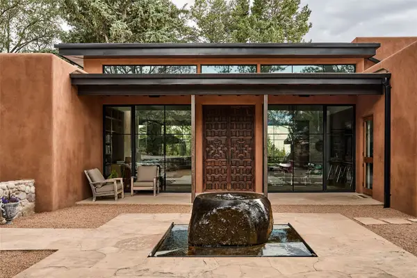 4010 Old Santa Fe Trail, Santa Fe, NM 87505