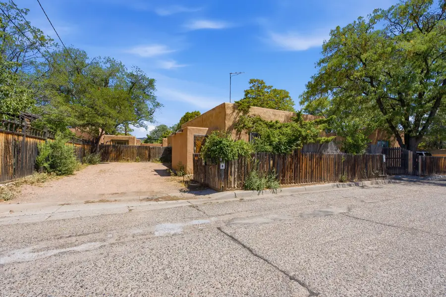 511 & 513 Alarid #A/B A/B, Santa Fe, NM 87501 - #2
