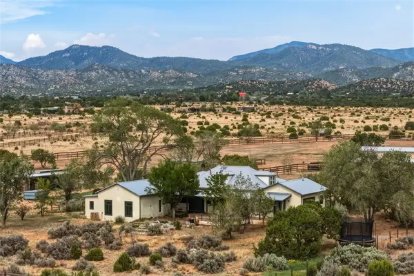 32 Jack Rabbit Lane, Santa Fe, NM 87508