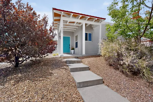 4325 Vuelta Colorada, Santa Fe, NM 87507