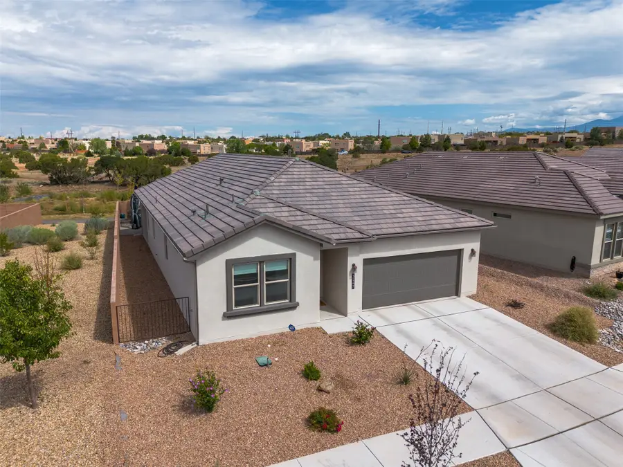 3147 Vista Luna, Santa Fe, NM 87507 - #2