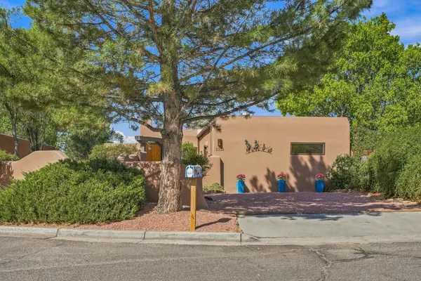 2235 Vuelta San Marcos, Santa Fe, NM 87505