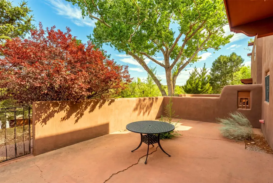 804 Faldas De La Sierra, Santa Fe, NM 87501 - #3