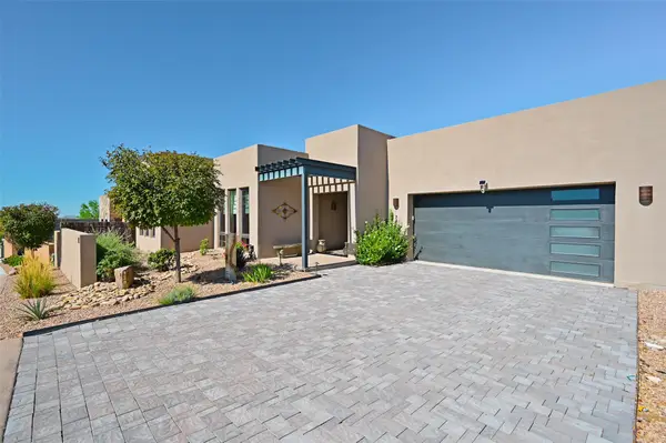 7 Camino Barranca, Santa Fe, NM 87507