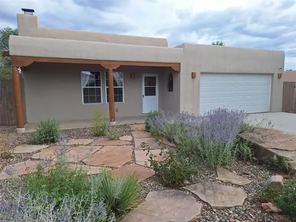 997 Calle Carmilita, Santa Fe, NM 87505
