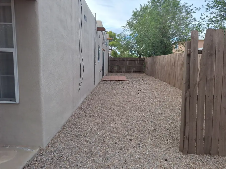 997 Calle Carmilita, Santa Fe, NM 87505 - #3