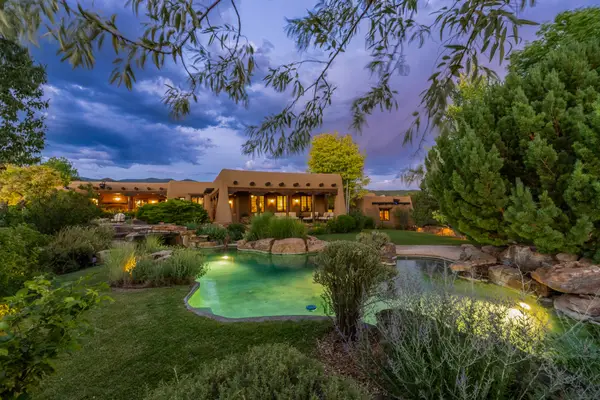 14 Via De Zorritos, Santa Fe, NM 87506