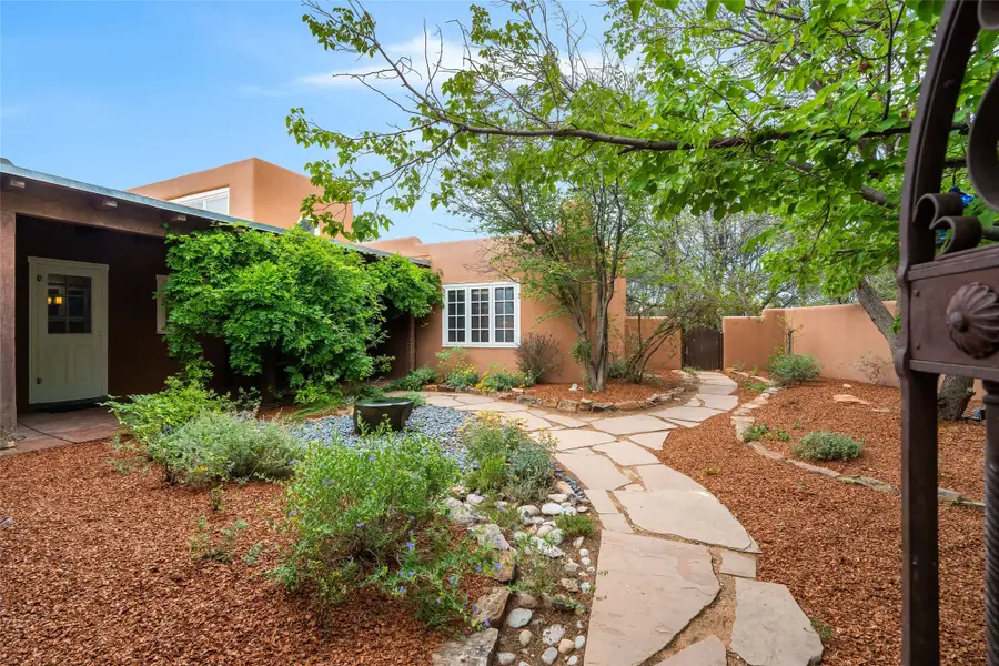 1826 Sun Mountain Drive, Santa Fe, NM 87505 - #2