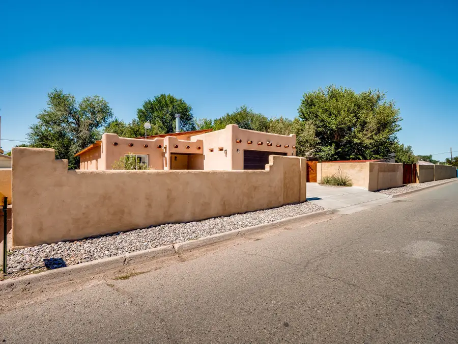 426 Camino Santa Cruz, Espanola, NM 87532 - #2