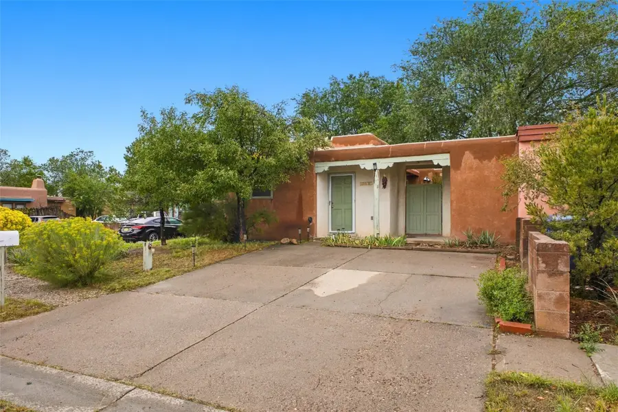 2067 Placita De Quedo, Santa Fe, NM 87505 - #2