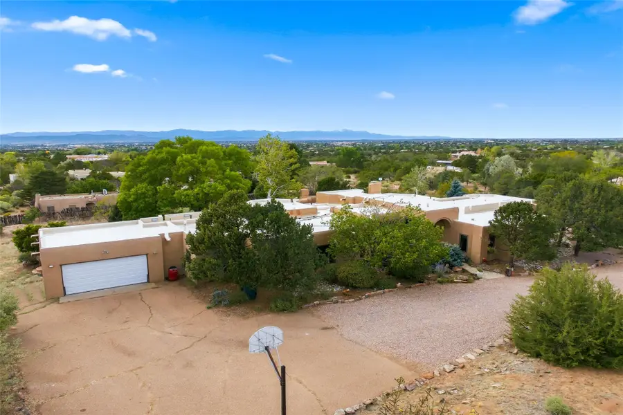 7204 Old Santa Fe Trail, Santa Fe, NM 87505 - #3