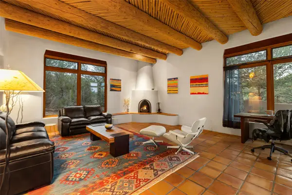 869 Paseo Del Sur, Santa Fe, NM 87501