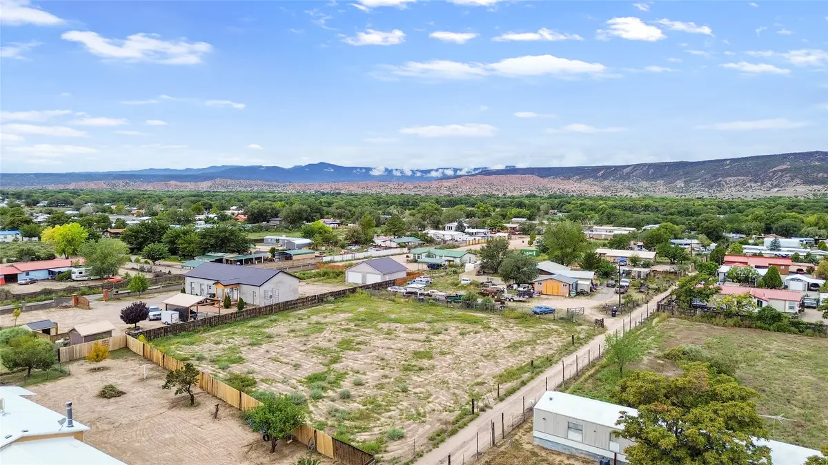 27 Private Drive, Alcalde, NM 87511 - #1