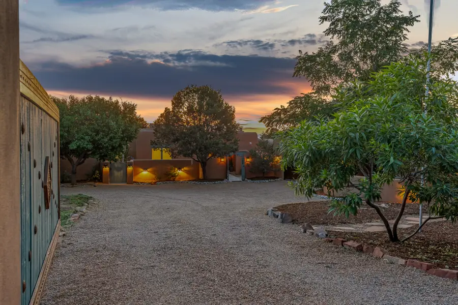 7208 Old Santa Fe Trail, Santa Fe, NM 87505 - #2