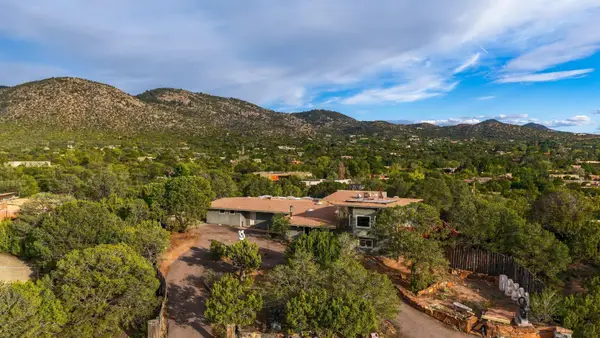 1889 Conejo Dr, Santa Fe, NM 87505