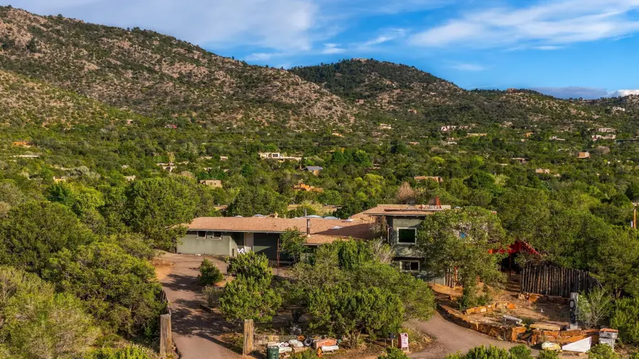 1889 Conejo Dr, Santa Fe, NM 87505 - #2