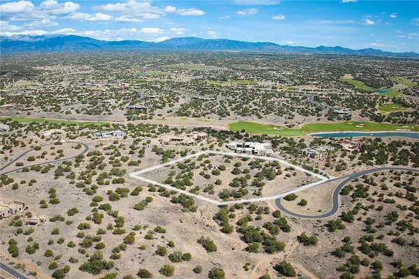 20 Hacienda Caballero, Santa Fe, NM 87506