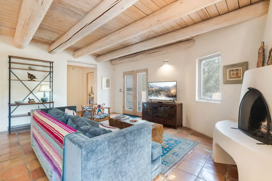 680 La Viveza, Santa Fe, NM 87501 - #3
