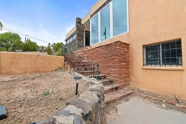 1023 Bishops Lodge, Santa Fe, NM 87501