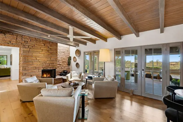 1122 Tano Del Este, Santa Fe, NM 87506