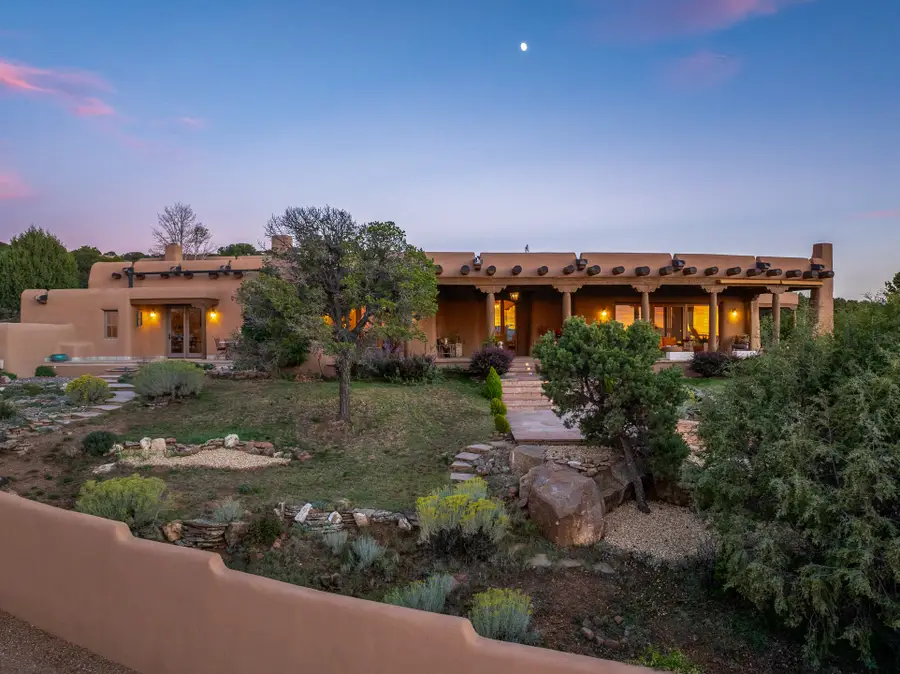 1054 Sierra Del Norte, Santa Fe, NM 87501 - #3