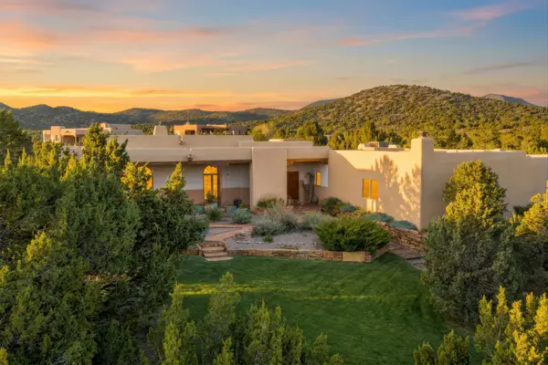 39 Camino Cabo, Santa Fe, NM 87508