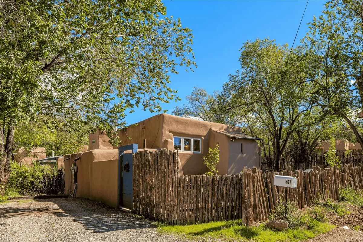 507 Apodaca Hill, Santa Fe, NM 87501 - #1
