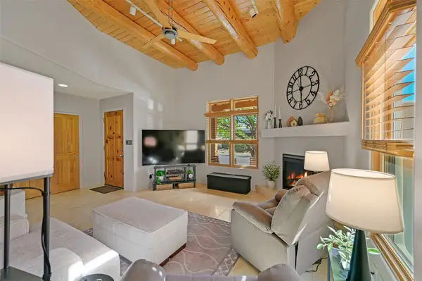 17 Calle Amistosa, Santa Fe, NM 87507