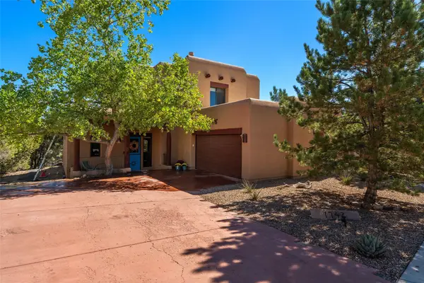 1743 Ridge Pointe Loop, Santa Fe, NM 87506