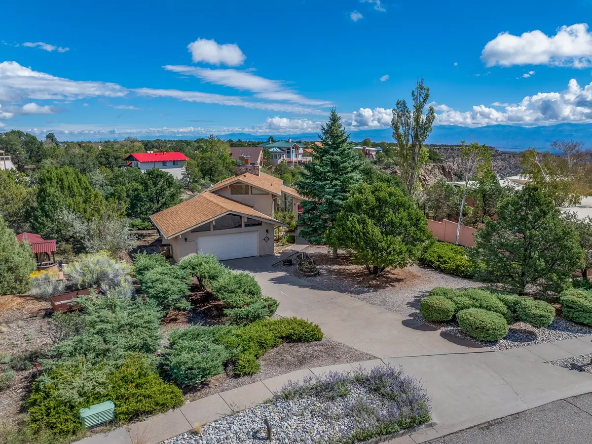 610 Los Pueblos, Los Alamos, NM 87544 - #1