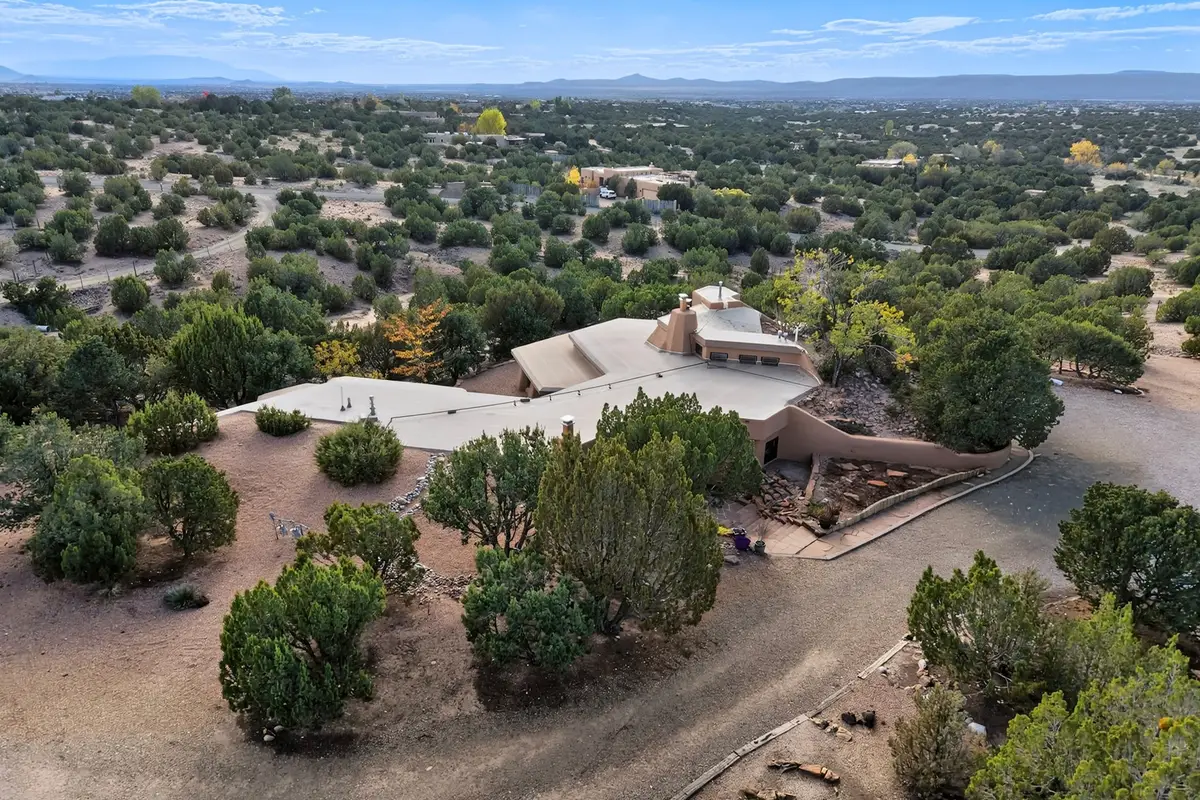 82B Calle Sinsonte, Santa Fe, NM 87507 - #1