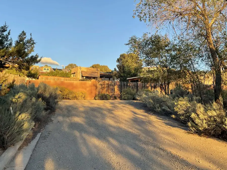 206 La Cruz Road, Santa Fe, NM 87501 - #2