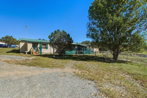 102 Crest View Road, Capitan, NM 88316