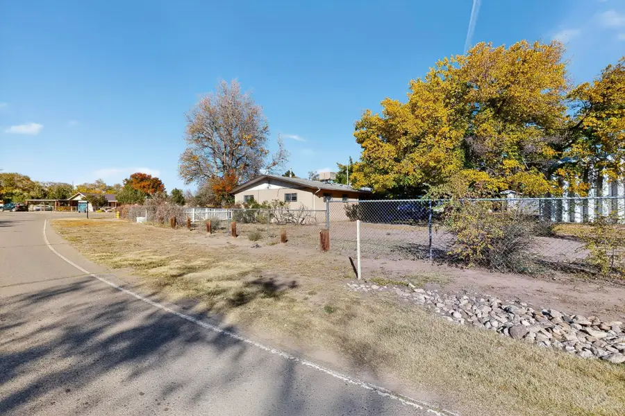 1809 Conita Real Avenue Sw, Albuquerque, NM 87105 - Image #3