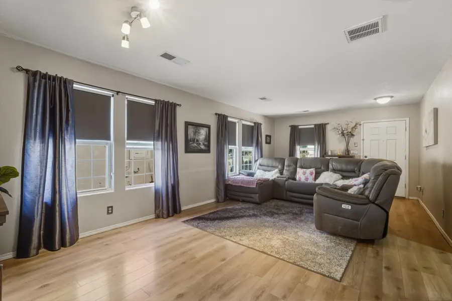 3034 Morrissey Street Sw, Albuquerque, NM 87121 - Image #3