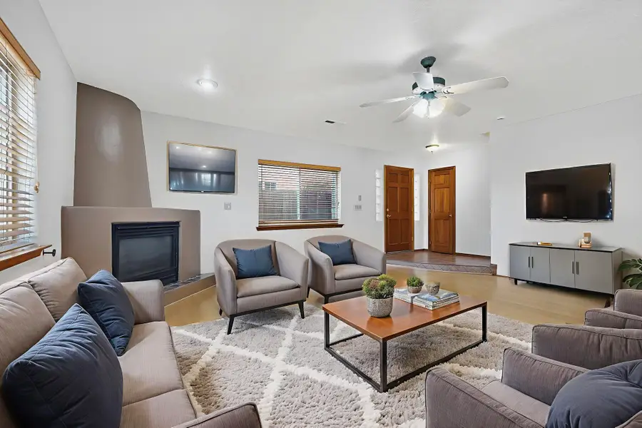 2105 San Venito Road Nw, Albuquerque, NM 87104 - Image #2