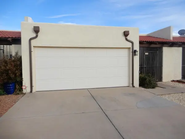 1022 Omaha Street Ne, Albuquerque, NM 87112