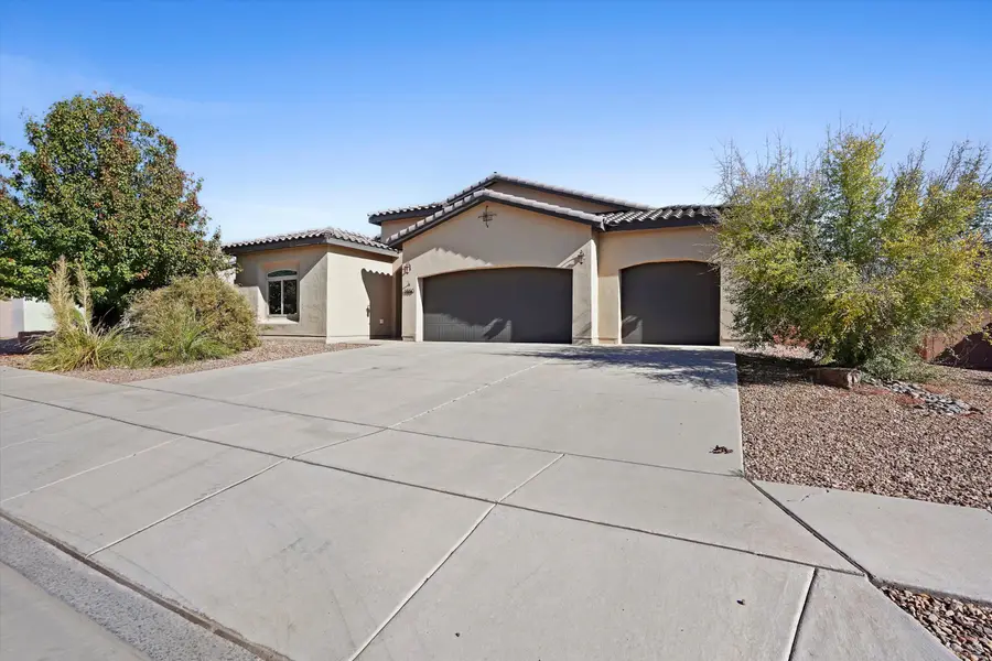 1860 Camino Corona Sw, Los Lunas, NM 87031 - Image #2