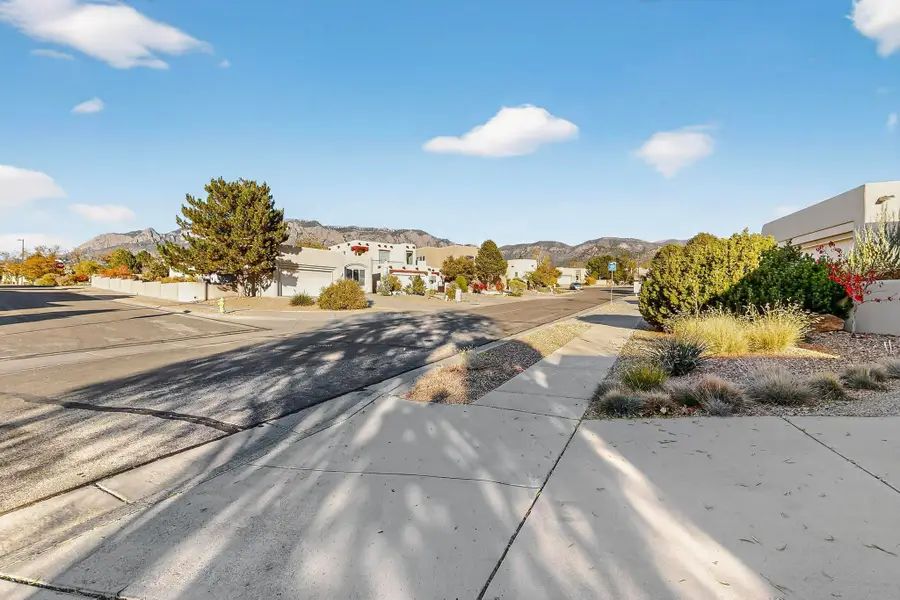 12724 Sandia Ridge Place Ne, Albuquerque, NM 87111 - Image #3