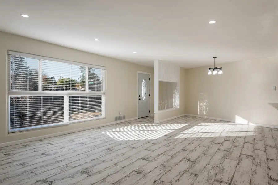 5017 Royene Avenue Ne, Albuquerque, NM 87110 - Image #3