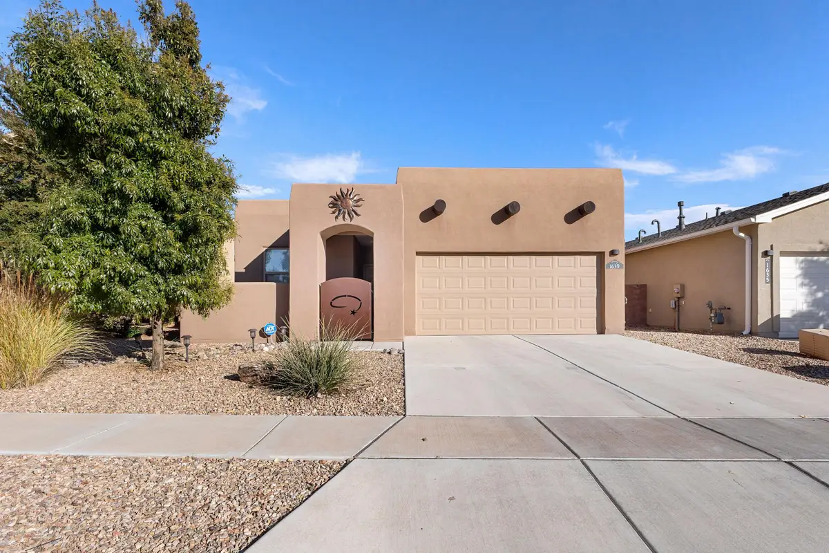 1639 Garden Way Sw, Albuquerque, NM 87105 - Image #1