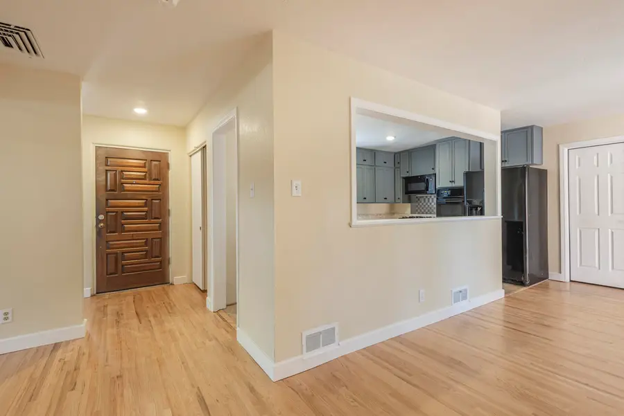 1109 Espanola Street Ne, Albuquerque, NM 87110 - Image #2