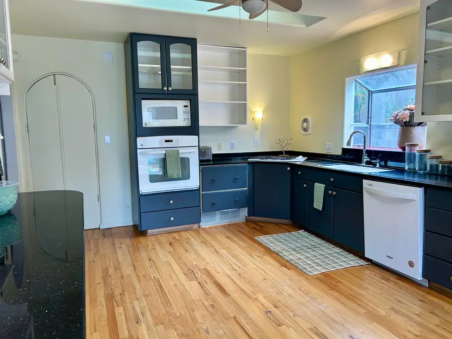 1015 Monroe Street Ne, Albuquerque, NM 87110 - #3