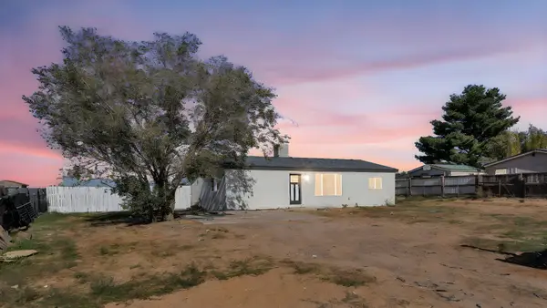 679 Meadowlake Road, Los Lunas, NM 87031