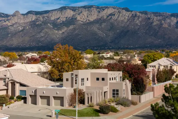 8400 Chateau Drive Ne, Albuquerque, NM 87122