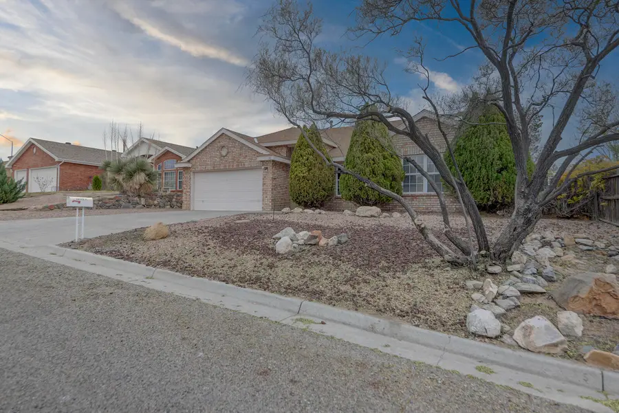 12 Juniper Place, Los Lunas, NM 87031 - Image #2