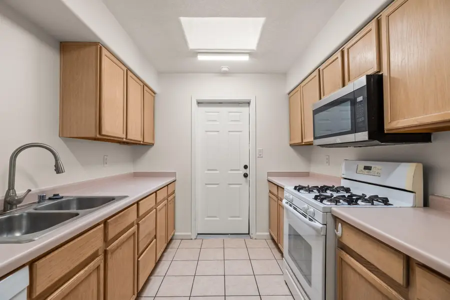 612 Wanda Street Sw, Los Lunas, NM 87031 - Image #2