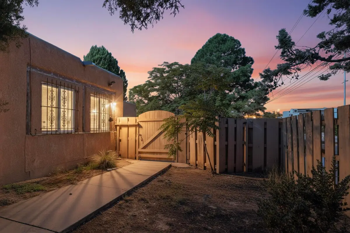 619 Girard Boulevard Ne, Albuquerque, NM 87106 - Image #1